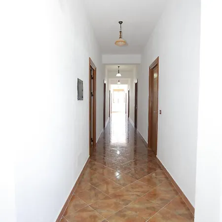 Apartahotel Hotelgodini Golem (Tirana)