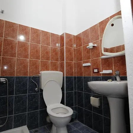 Hotelgodini * Golem (Tirana)