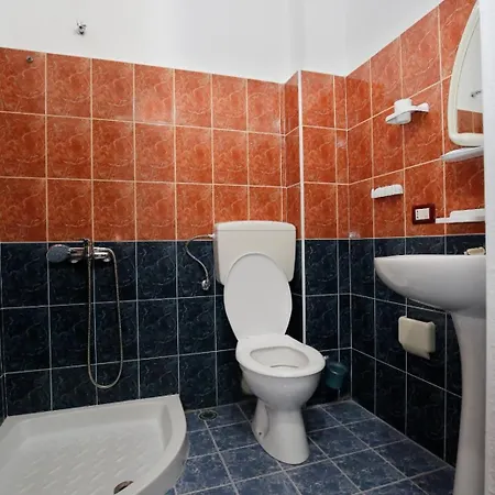 Hotelgodini * Golem (Tirana)