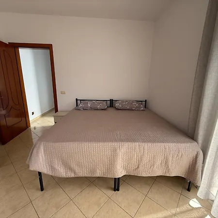 Hotelgodini Golem (Tirana)