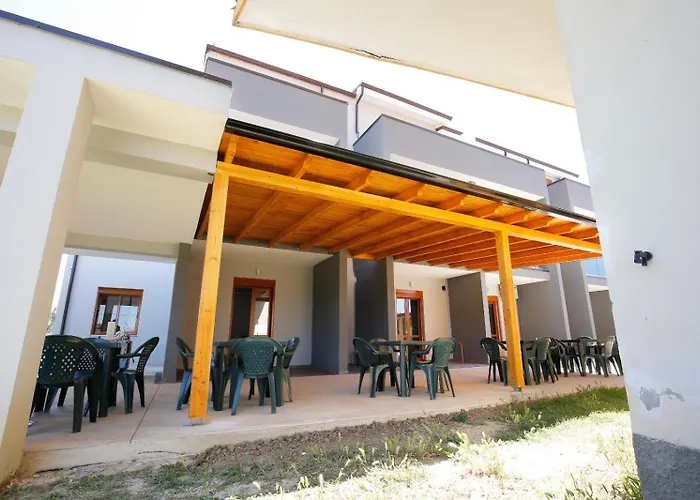 Aparthotel Hotelgodini Golem (Tirana)