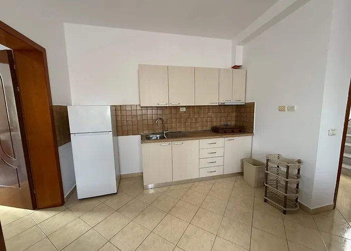 Hotelgodini 3* Golem (Tirana)